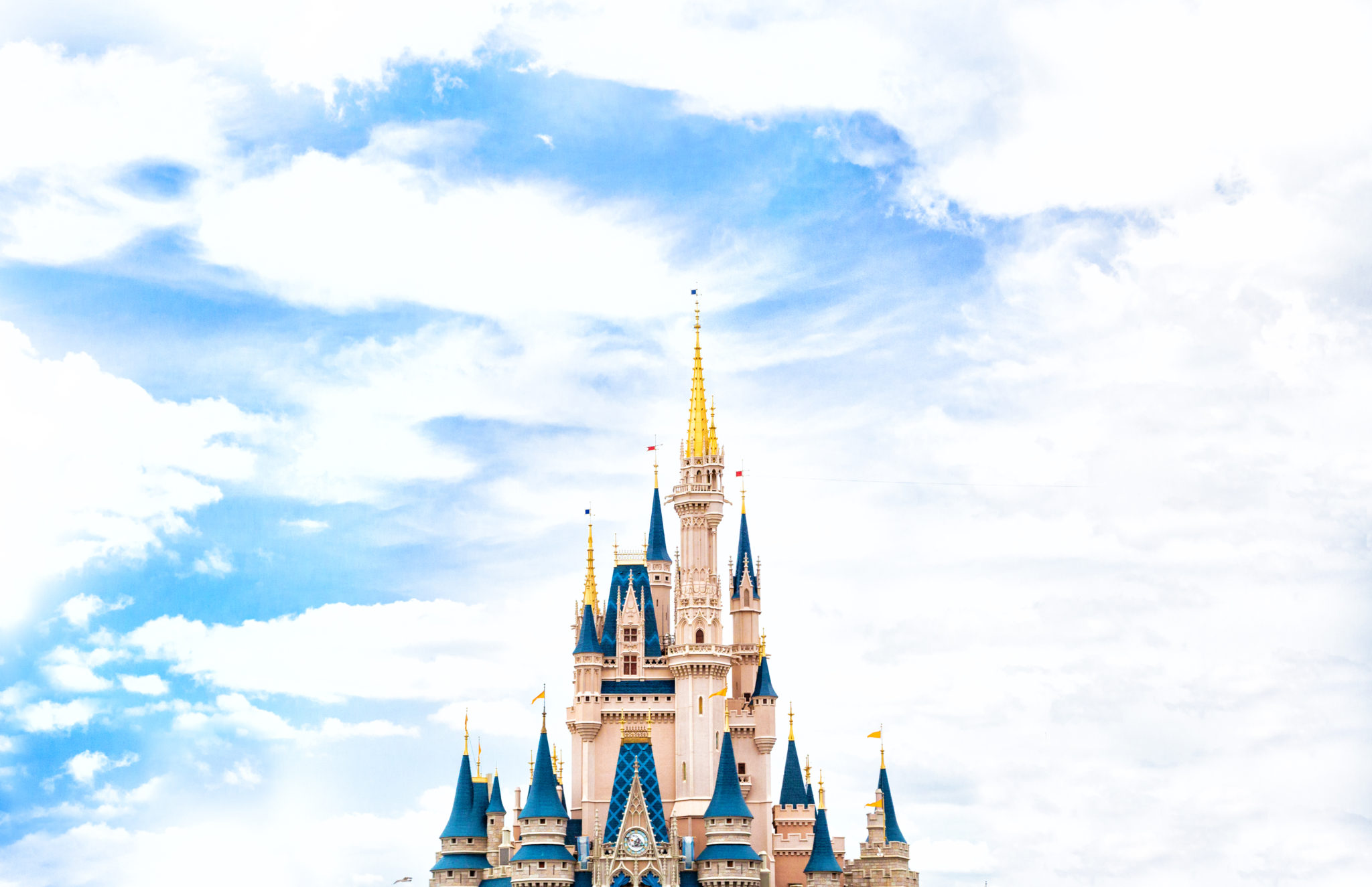 walt-disney-world-cinderellas-castle-sundance-vacations