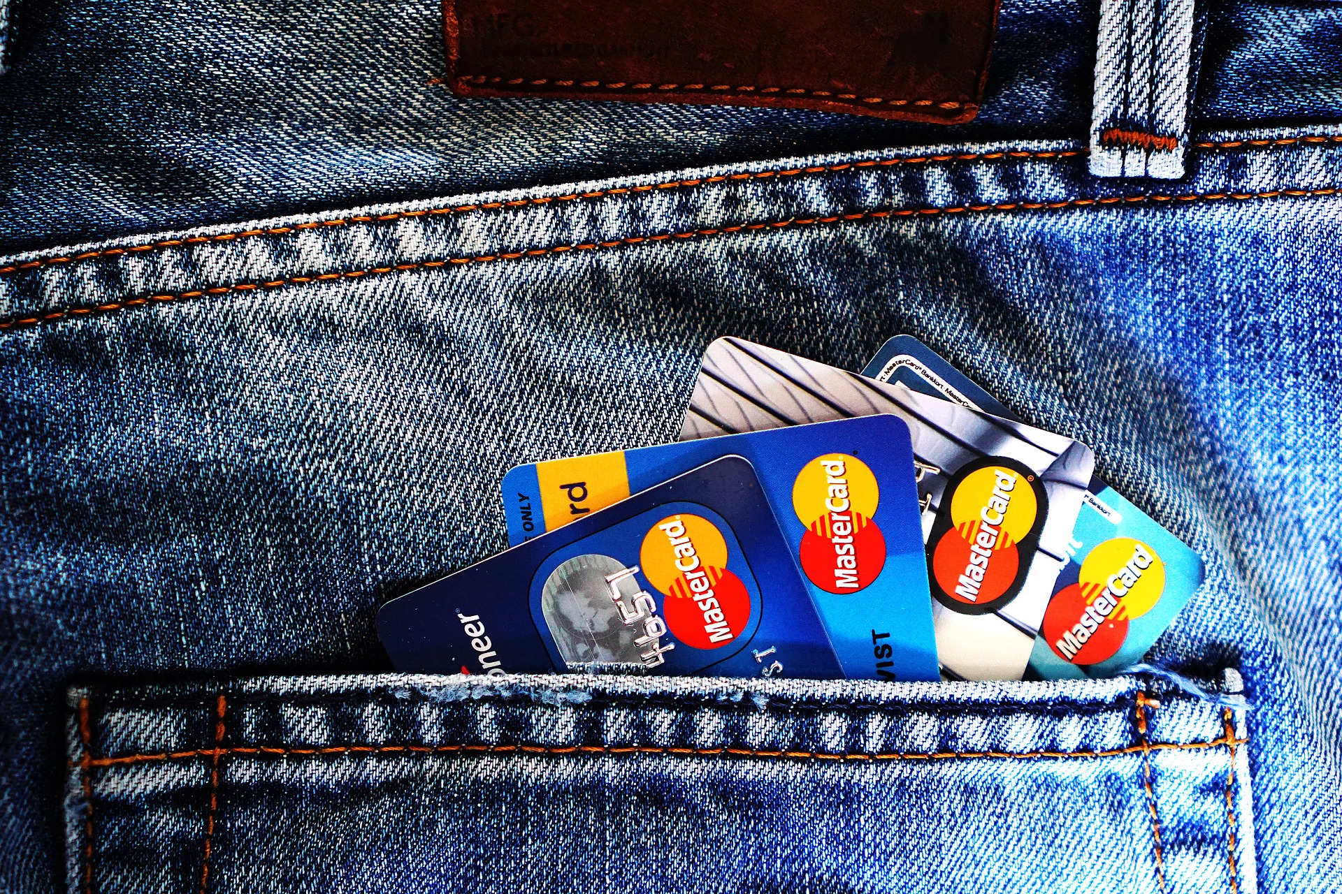 5 Tips to Avoid Credit Card Fraud and Scams on Vacations