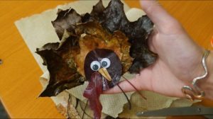 fall leaf crafts; fall crafts; DIY fall leaf crafts; DIY leaf crafts; DIY fall decorations; fall decorations; fall crafts for kids; fall DIY; fall table decorations; 